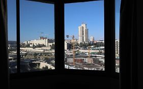 סוויטה יוקרתית פרטית בתוך במלון רמדה ירושלים